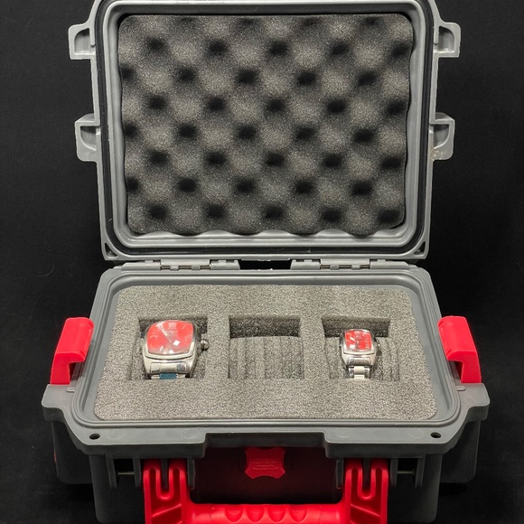 Invicta Trinite Limited Edition His and Hers Watches with Dive Case Like New - Picture 4 of 10